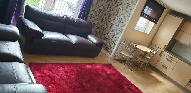 2 rooms available, in apartment complex Main Photo