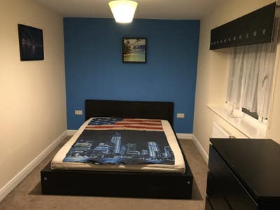Large double bedroom Main Photo