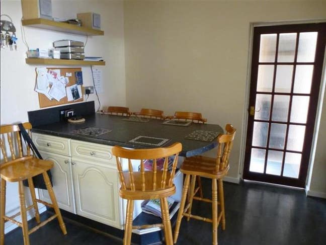 Large Double Room in Bristol Main Photo