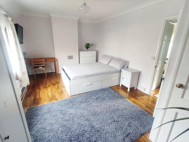 Lovely Master Double Room,  bills inc Main Photo