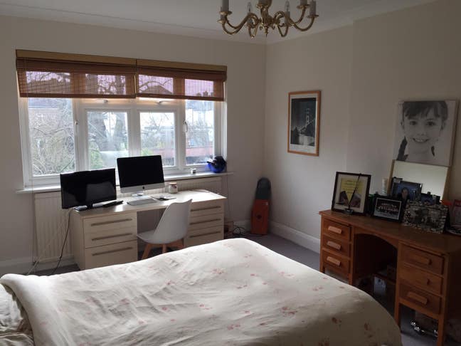 Big, Bright Double Room in Cockfosters Main Photo