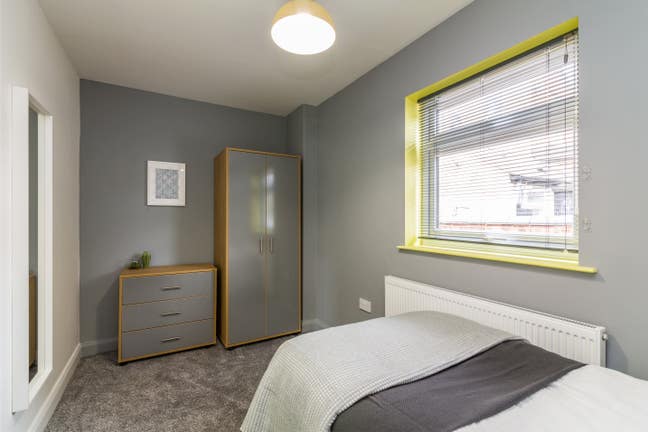 Wow! Stylish single off Suite Main Photo