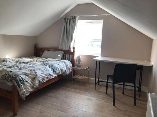 Newly renovated double en-suite room Main Photo