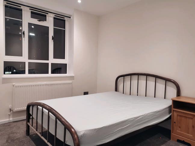 Big Double Room £780 pcm To Let @ White City Main Photo