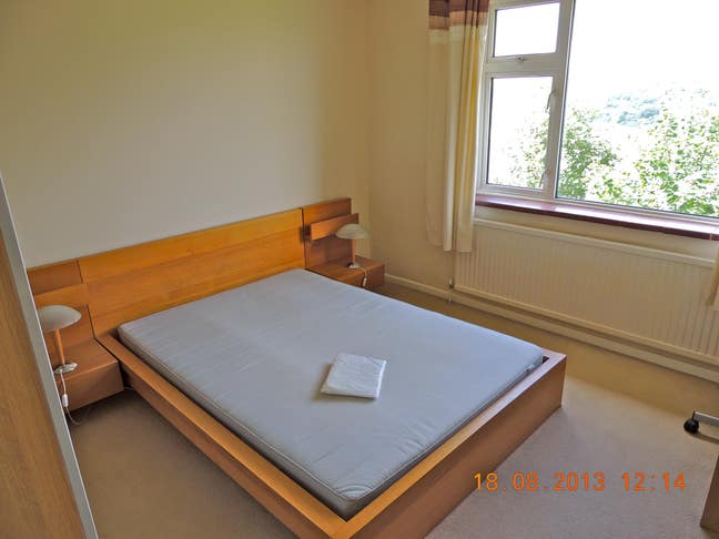 Lovely house, 5 group, close Uni, station, 49 bus Main Photo