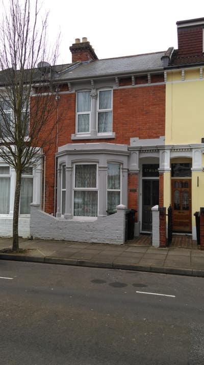 1 Room for Co-Sharer in House  with 3 Young Males Main Photo