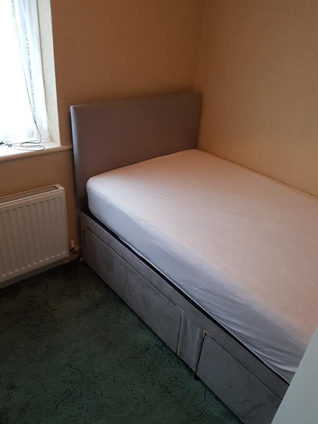 Small Single Room Uxbridge &pound;600 Pm Main Photo