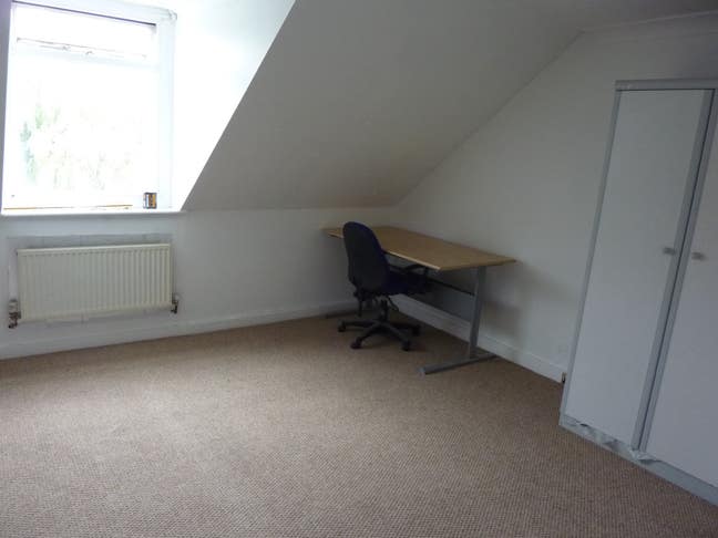 Ensuite Large Double Room Close to Town Center Main Photo