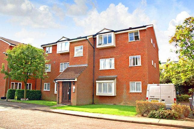 Studio Flat Main Photo