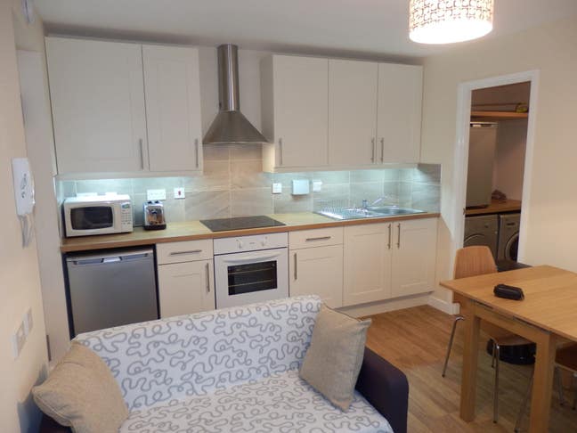 Beautiful 1 Bedroomed Flat, Private Parking Main Photo