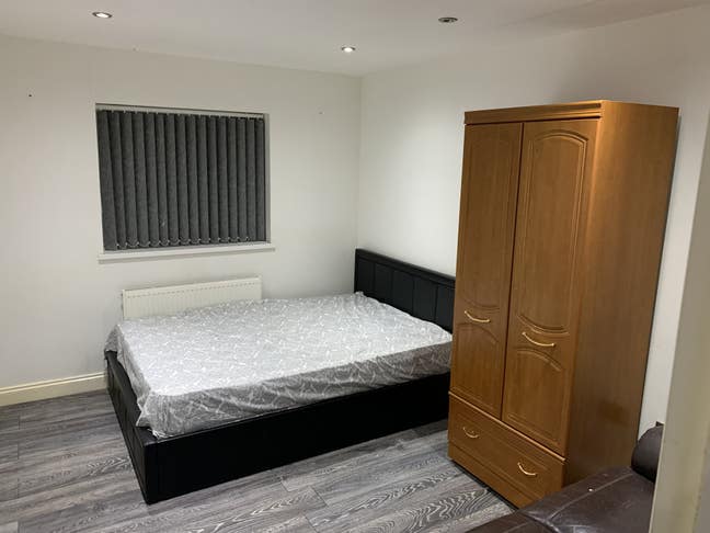 Furnished rooms with bills included Main Photo