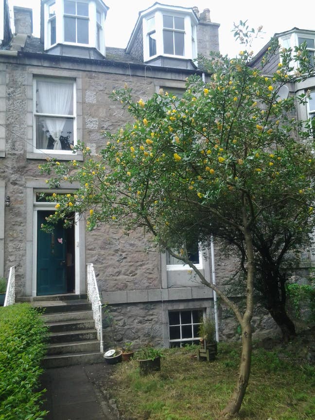 Listed 3 Bed Warm Flat Near Park Central Aberdeen Main Photo
