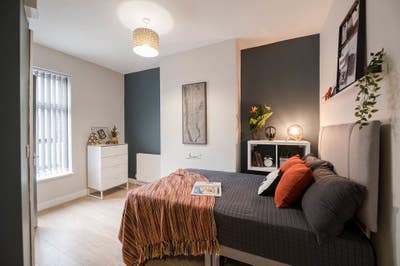 House Share for Professionals Main Photo