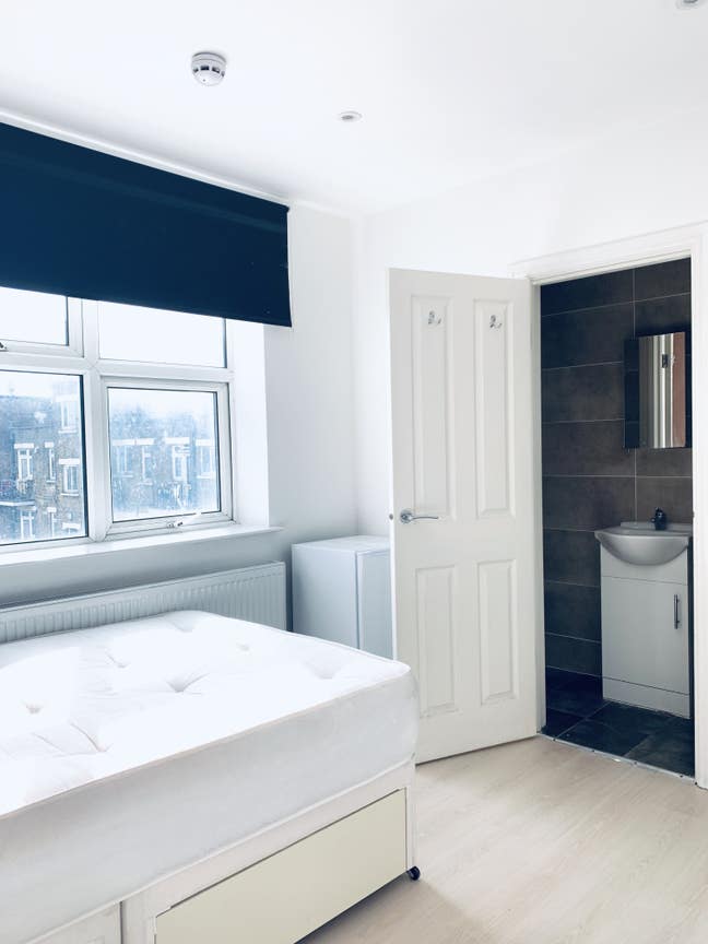 Refurbished: Double Ensuite: All Bills Inc Main Photo