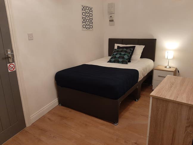 Double en-suite room at Esterton Close - CV6 4EZ Main Photo