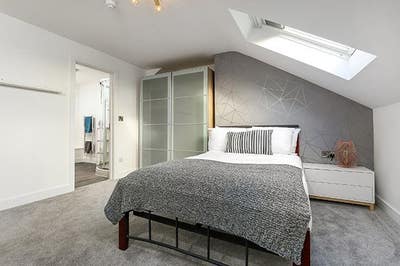 Huge Double Loft Room + Ensuite Main Photo