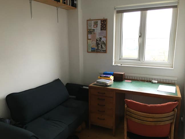 Single in bright, spacious flat Main Photo