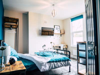 Executive Room in Fully Furnished Property Main Photo