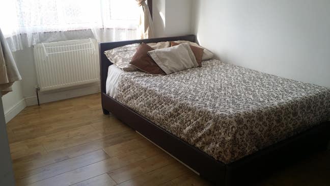 Huge dbl & private bath / housesharer+ garden Main Photo