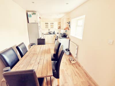 Room to let Main Photo