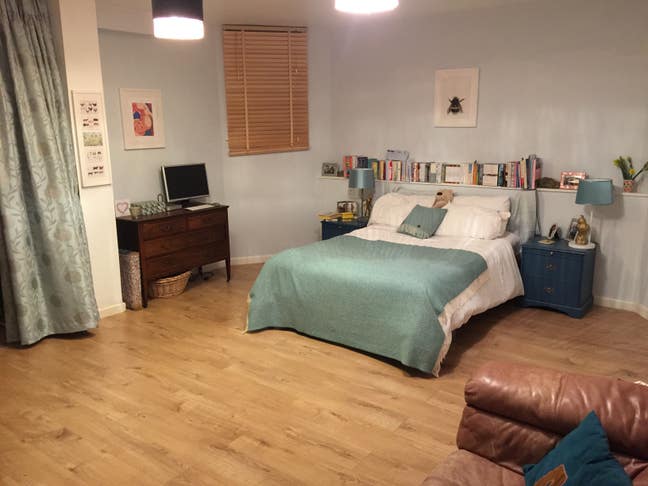 Studio Flat with private access Main Photo