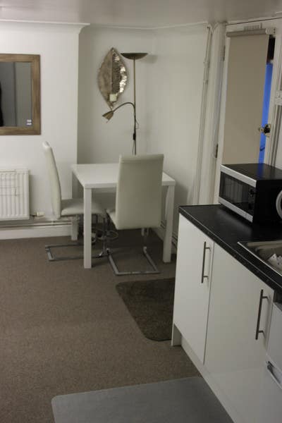 Studio Flat City Centre   Main Photo