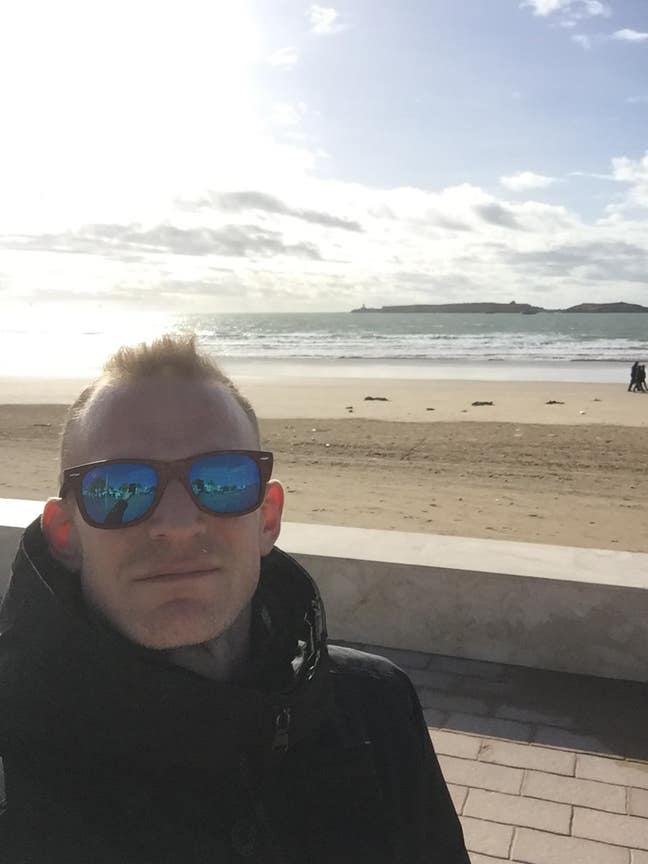 Looking for house share in the area. Main Photo