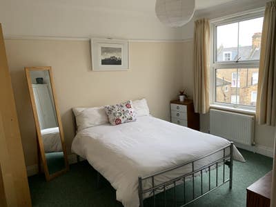 Large double room in great flat with balcony Main Photo