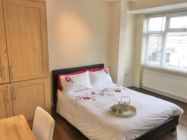 Luxury Double with Ensuite in Harrow Main Photo