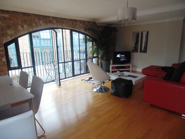 Mon to Fri Double room London E14 Female Preferred Main Photo