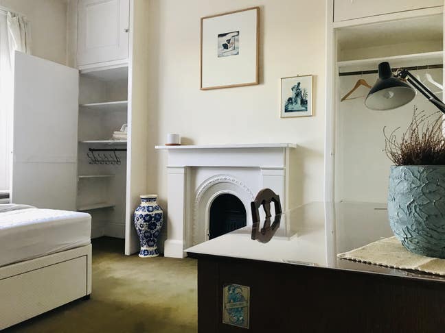 Hampstead - beautiful double room with garden view Main Photo