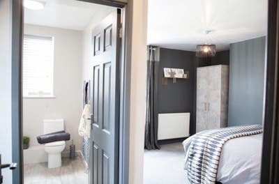 1 Bedroom Available :Cleaner - Netflix - Parking Main Photo