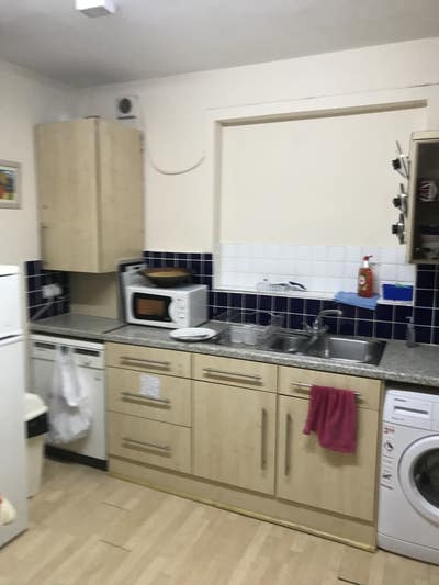 Double rooms, 15-20 mins walk from town centre Main Photo