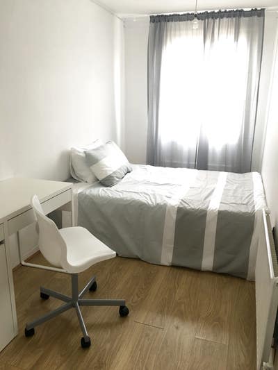 Room for female only    Main Photo