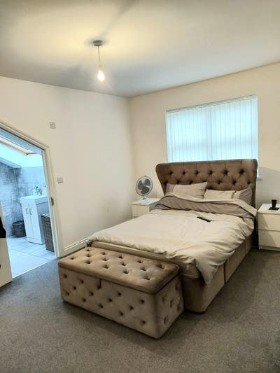 Large luxury double Ensuite room's available. Main Photo