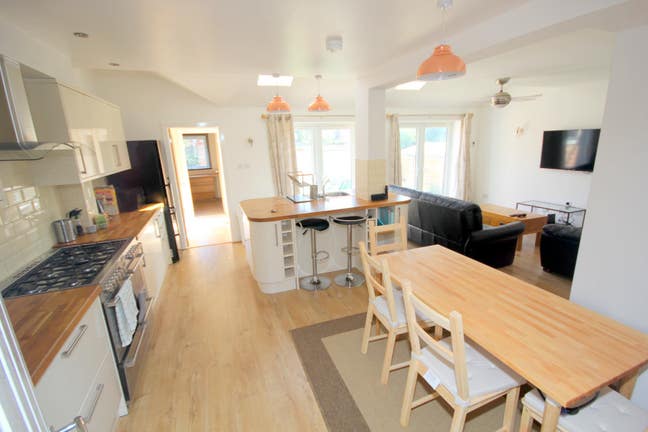  Lovely  double ensuite room in Arnold Main Photo