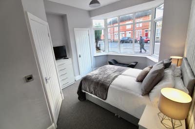 Amazing House Share  Main Photo