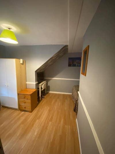 Clean Newly Refurbished Room Main Photo