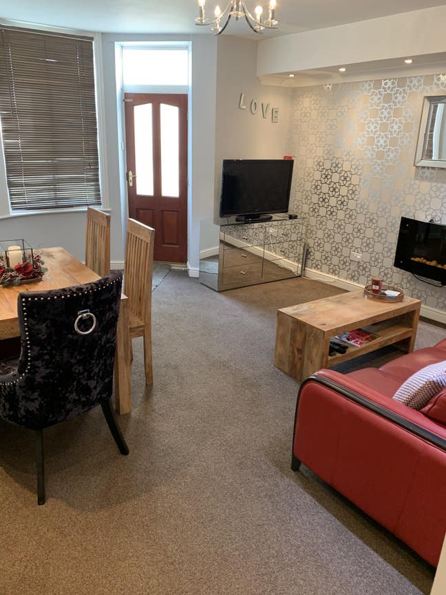 Ensuite Furnished Double Bedroom Main Photo