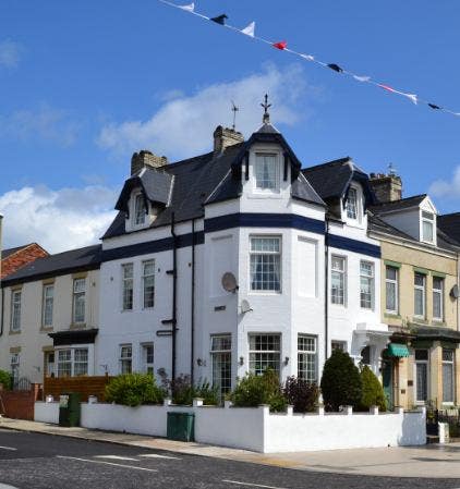 Atlantis 4 star HMO - 5 mins walk to beach & town  Main Photo