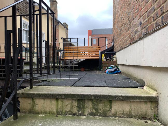 2Lovely Single Rooms  Clean Quiet Maisonette  Main Photo