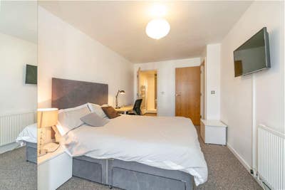 Modern 2 bedroom 2 bath flat near London Bridge Main Photo