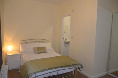 En Suite Double Room/Central Location/Low Deposit Main Photo
