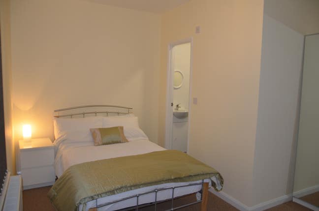 En Suite Double Rooms/Central Location/Low Deposit Main Photo
