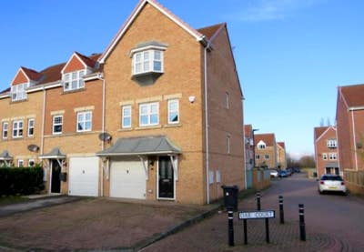 6-Star New Launch Deluxe En-Suite Room Decent Folk Main Photo