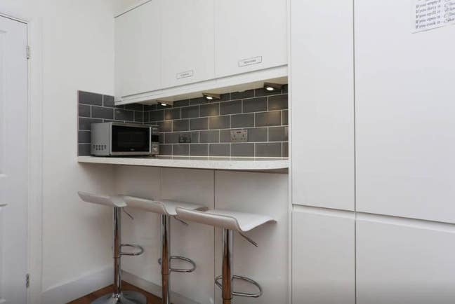 **Central Room with Mezzanine in Great Flat** Main Photo