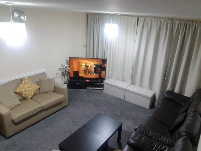 Lovely Room for Rent Near Stratford Main Photo