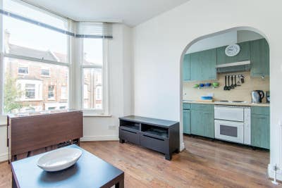 Two Bedroom, Amazing Price W9  Main Photo