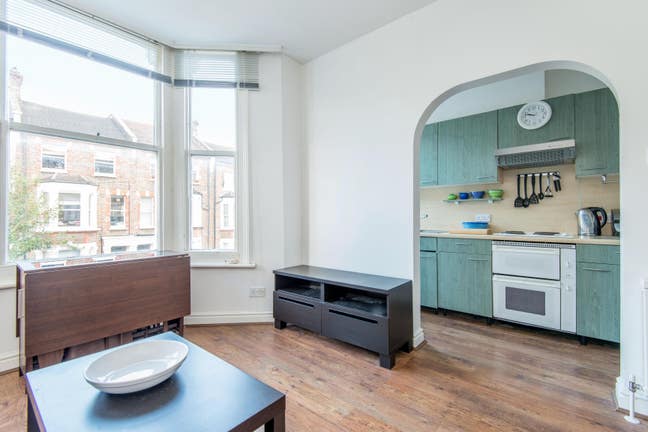 Two Bedroom, Amazing Price W9  Main Photo