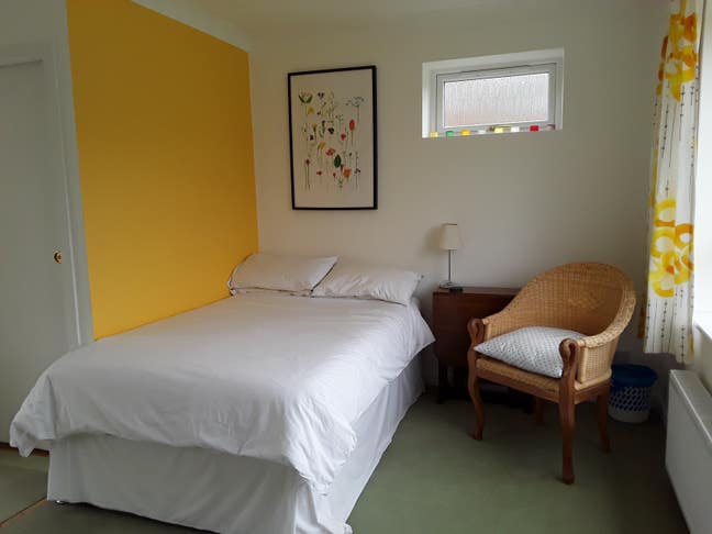 Large Sunny Ground Floor Room & En-Suite Wetroom  Main Photo